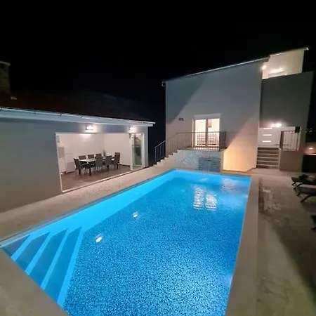 Kuca Za Odmor Feniks Villa *